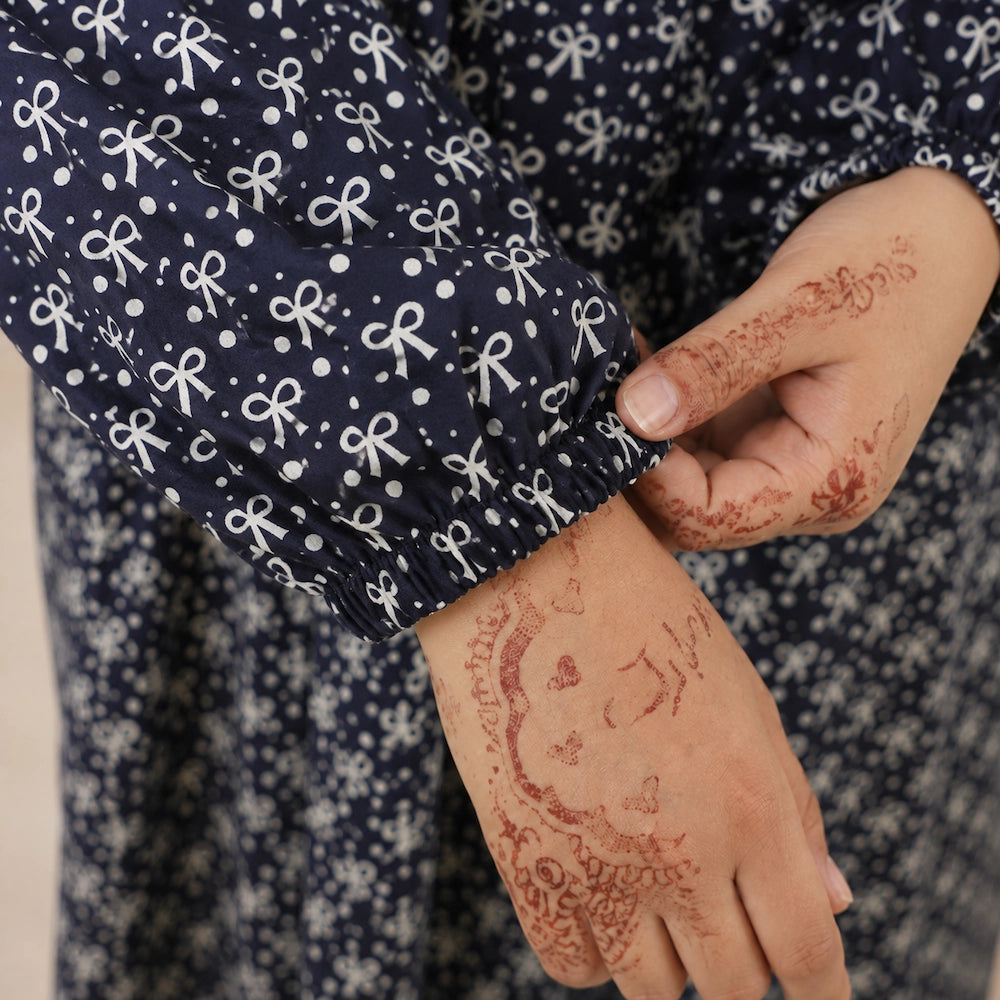 Navy Blue Printed Namaz Chaddar for Women with Built In Veil and Elastic Sleeves