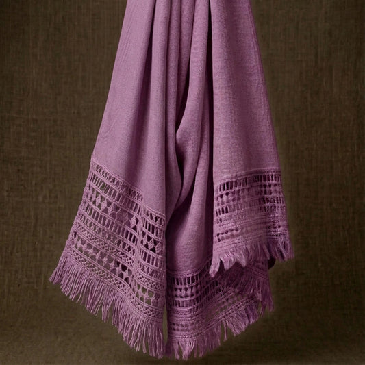 Mauve lawn hijab with elegant lace border and fringe edges
